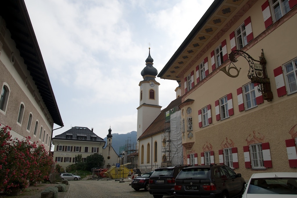 Die Residenz Winkler ist der Nachbar zur Pfarrkirche