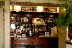 Die Bar des Café del Oriente. 