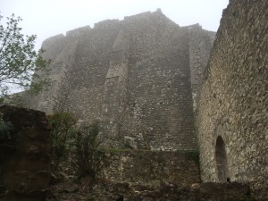 Festung Peyrepertuse - in Regenwolken 