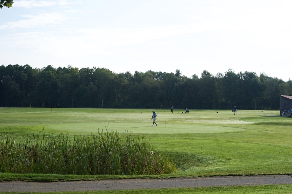 Golfclub Eschenried - Putting Area am frühen Morgen. 